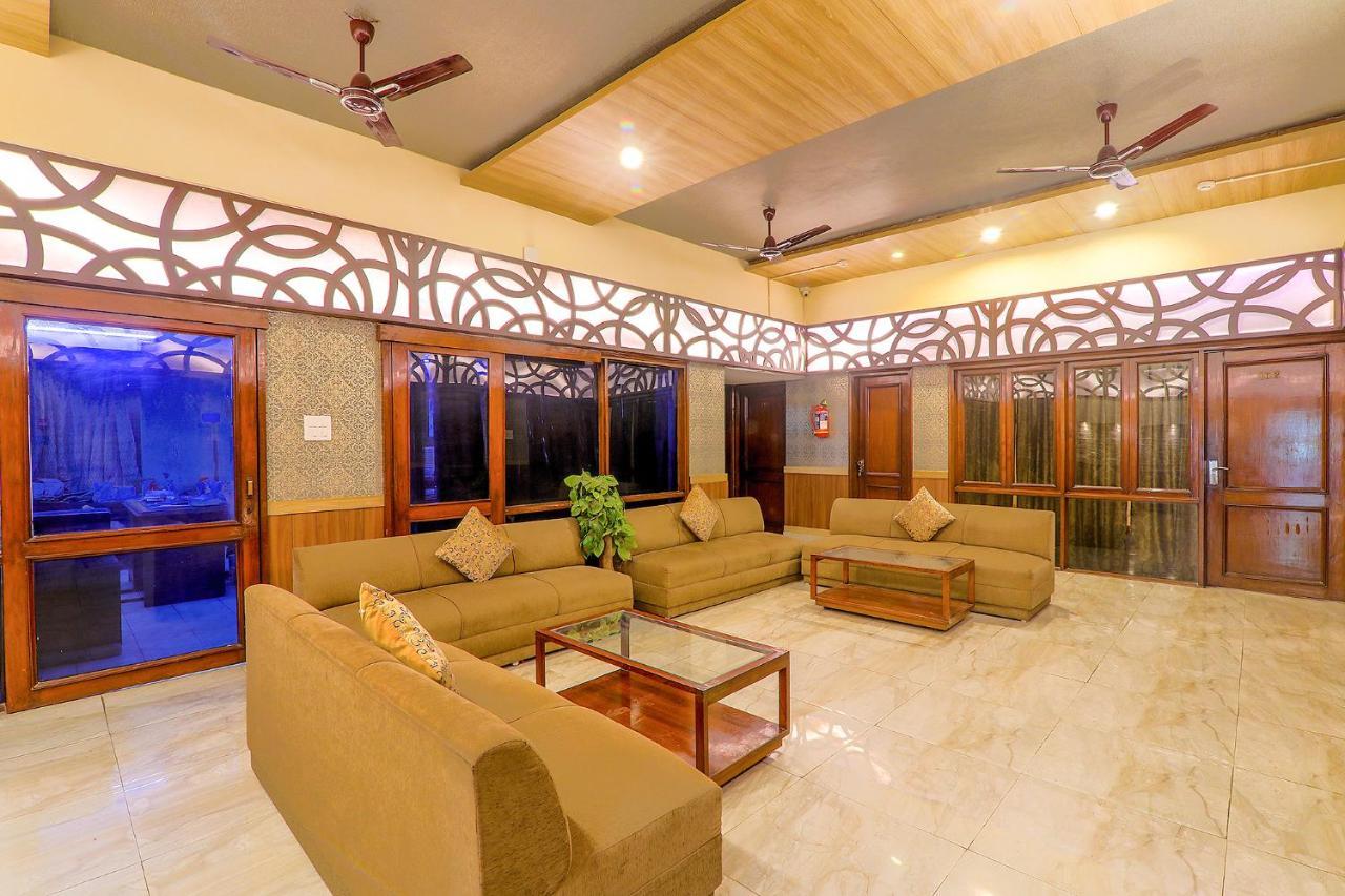 Hotel Executive Hasanganj Bagian luar foto