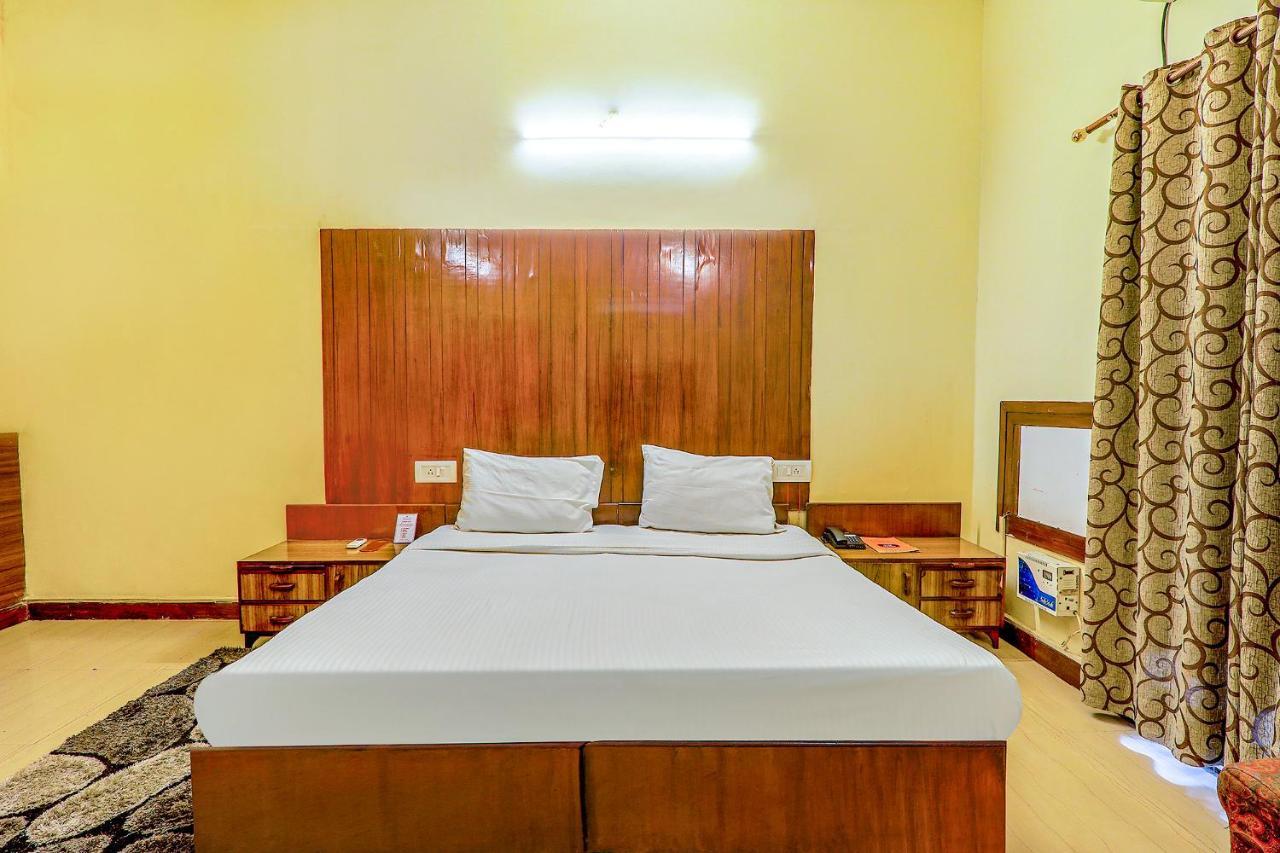 Hotel Executive Hasanganj Bagian luar foto